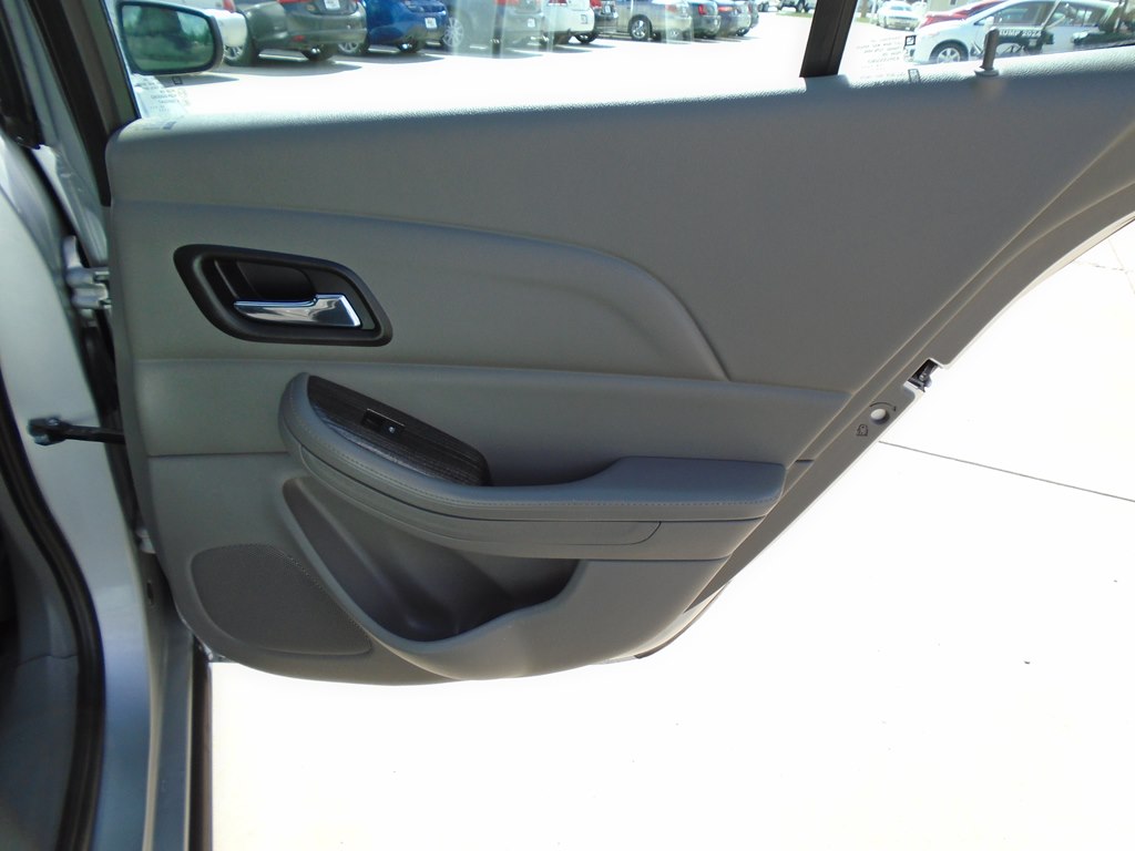 Photo 40 of this CHEVROLET MALIBU