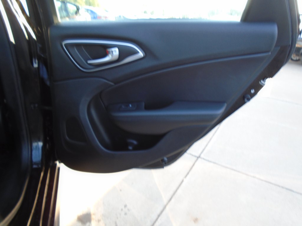 Photo 42 of this CHRYSLER 200