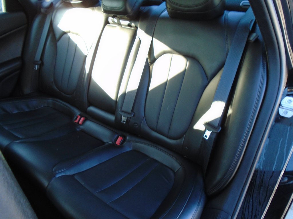 Photo 27 of this CHRYSLER 200