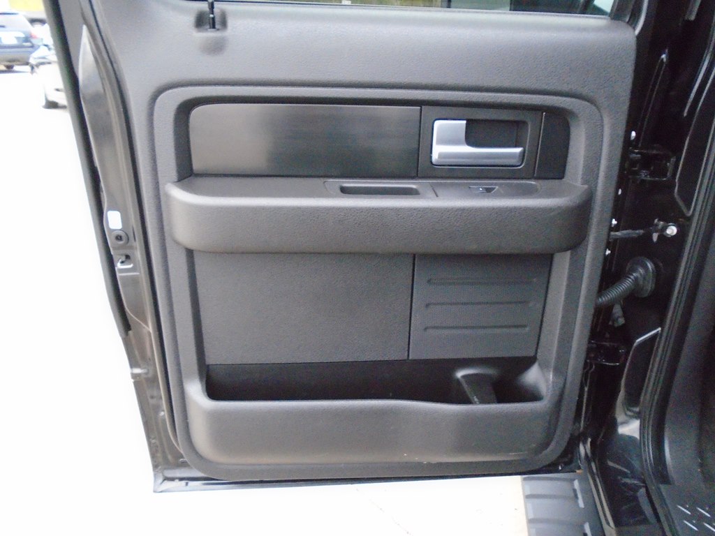 Photo 21 of this FORD F150