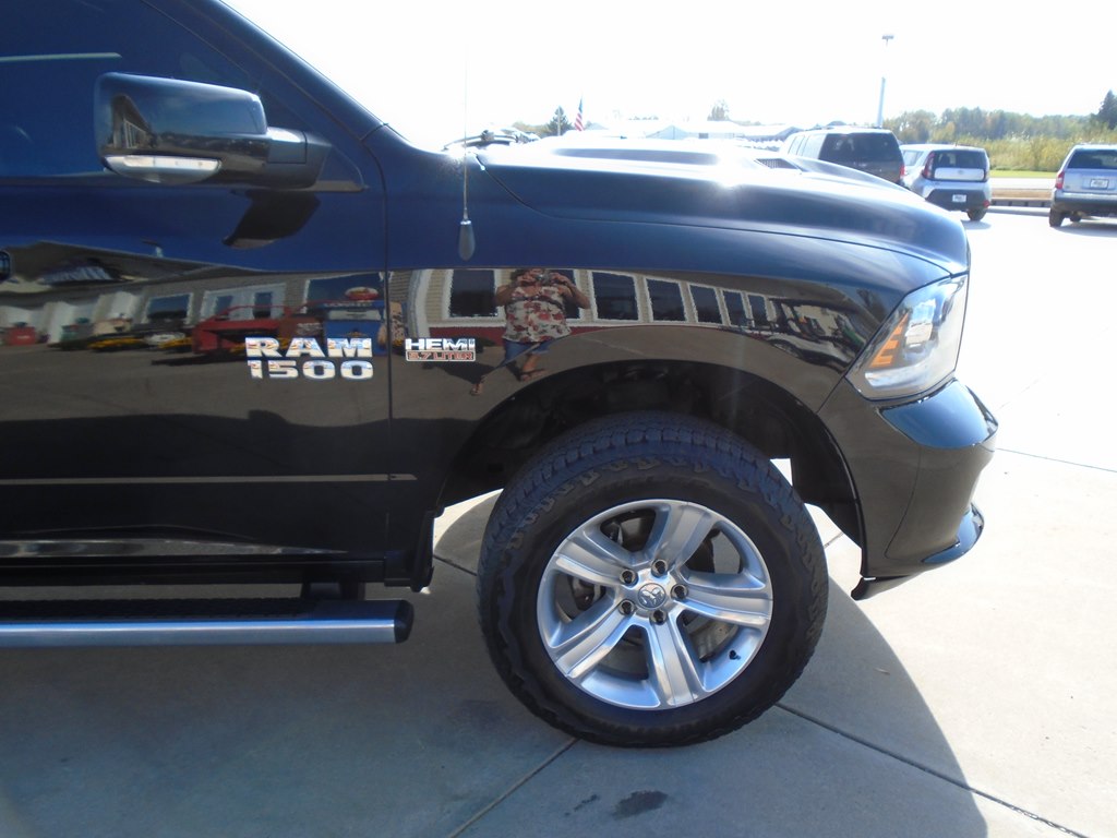 Photo 7 of this RAM 1500