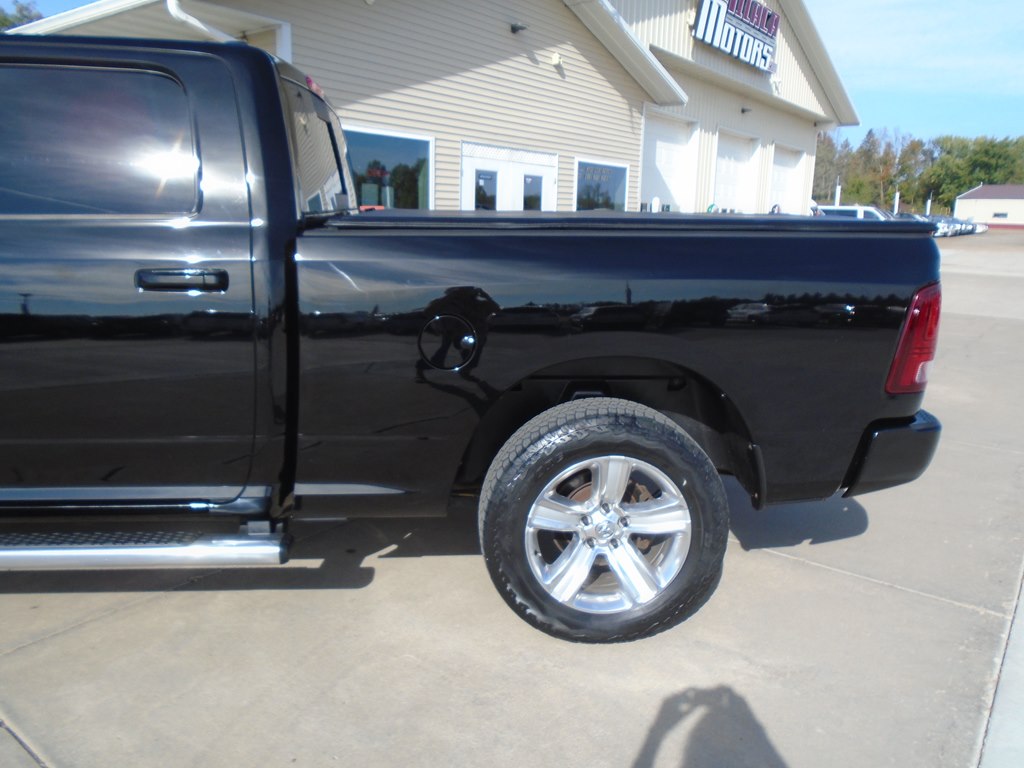 Photo 4 of this RAM 1500