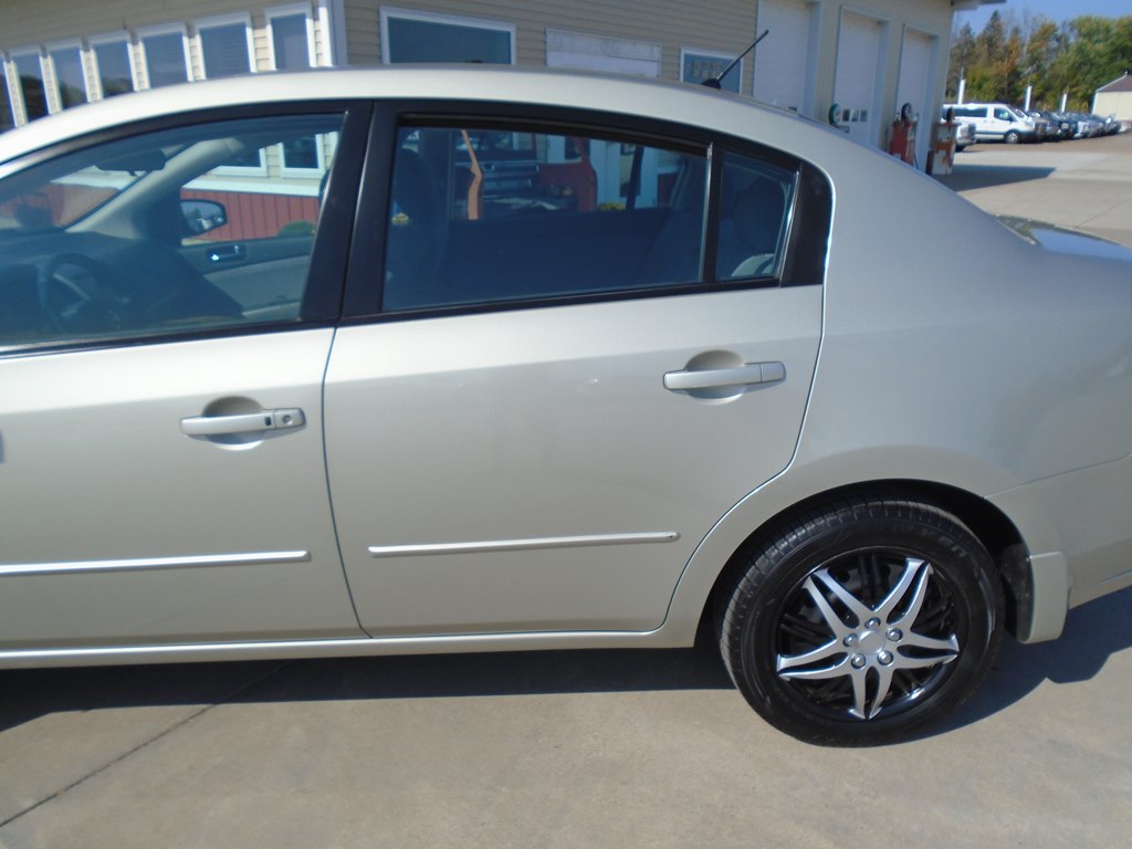 Photo 4 of this NISSAN SENTRA