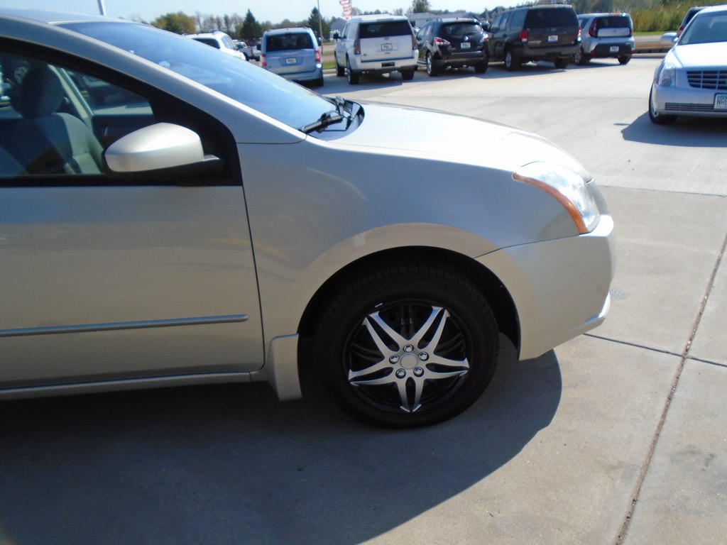 Photo 8 of this NISSAN SENTRA
