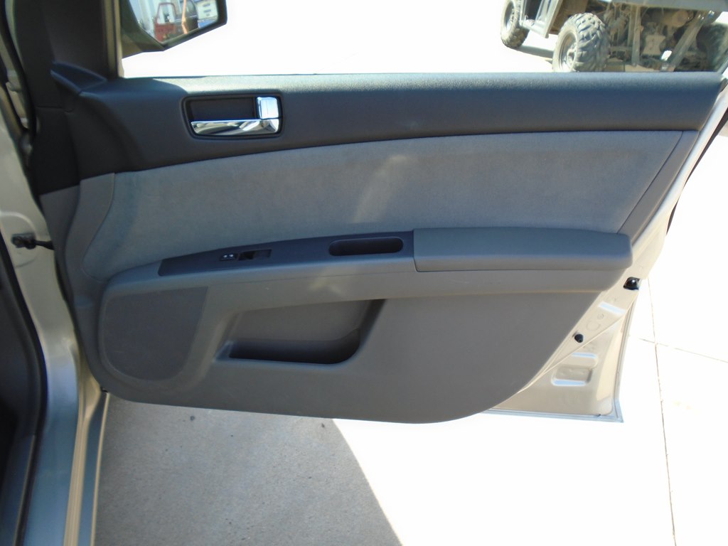 Photo 30 of this NISSAN SENTRA