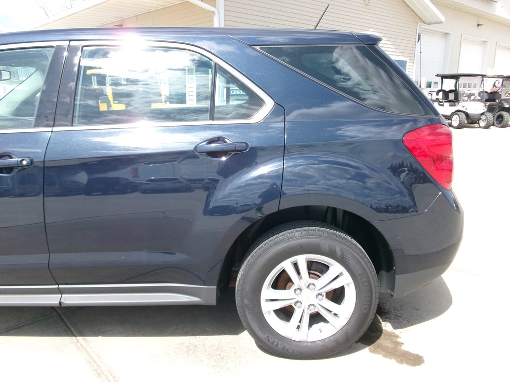 Photo 4 of this CHEVROLET EQUINOX