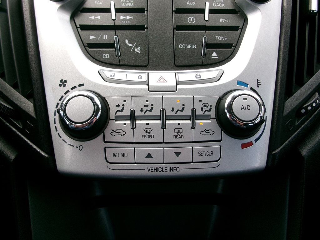 Photo 44 of this CHEVROLET EQUINOX