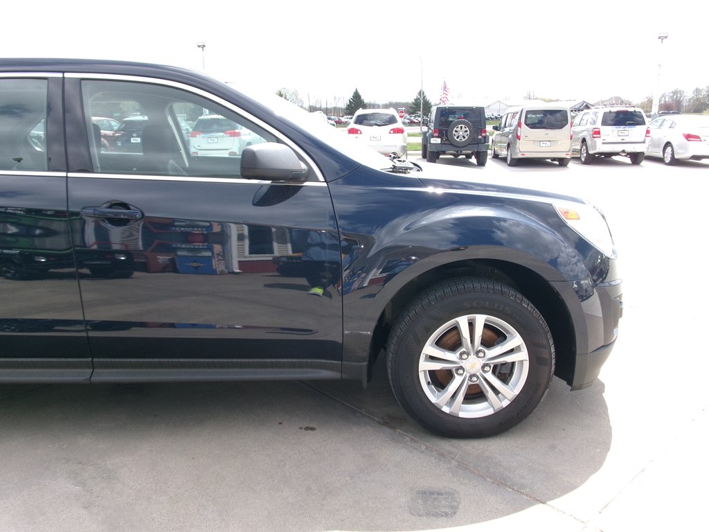 Photo 6 of this CHEVROLET EQUINOX
