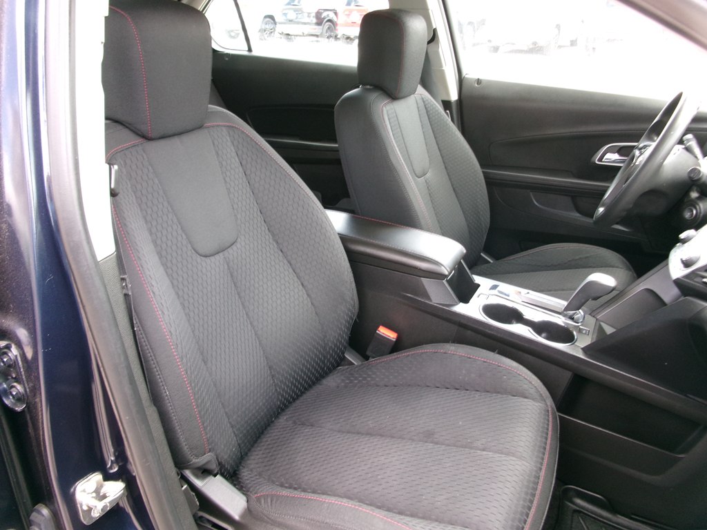 Photo 26 of this CHEVROLET EQUINOX