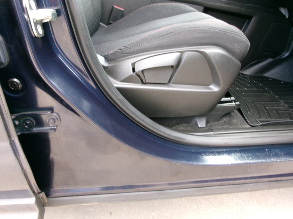 Photo 30 of this CHEVROLET EQUINOX