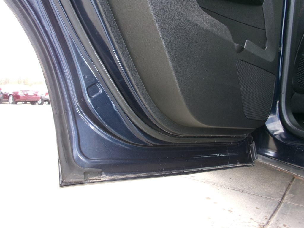 Photo 25 of this CHEVROLET EQUINOX