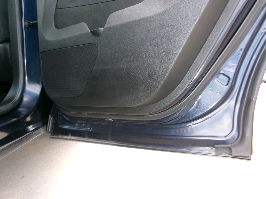 Photo 37 of this CHEVROLET EQUINOX
