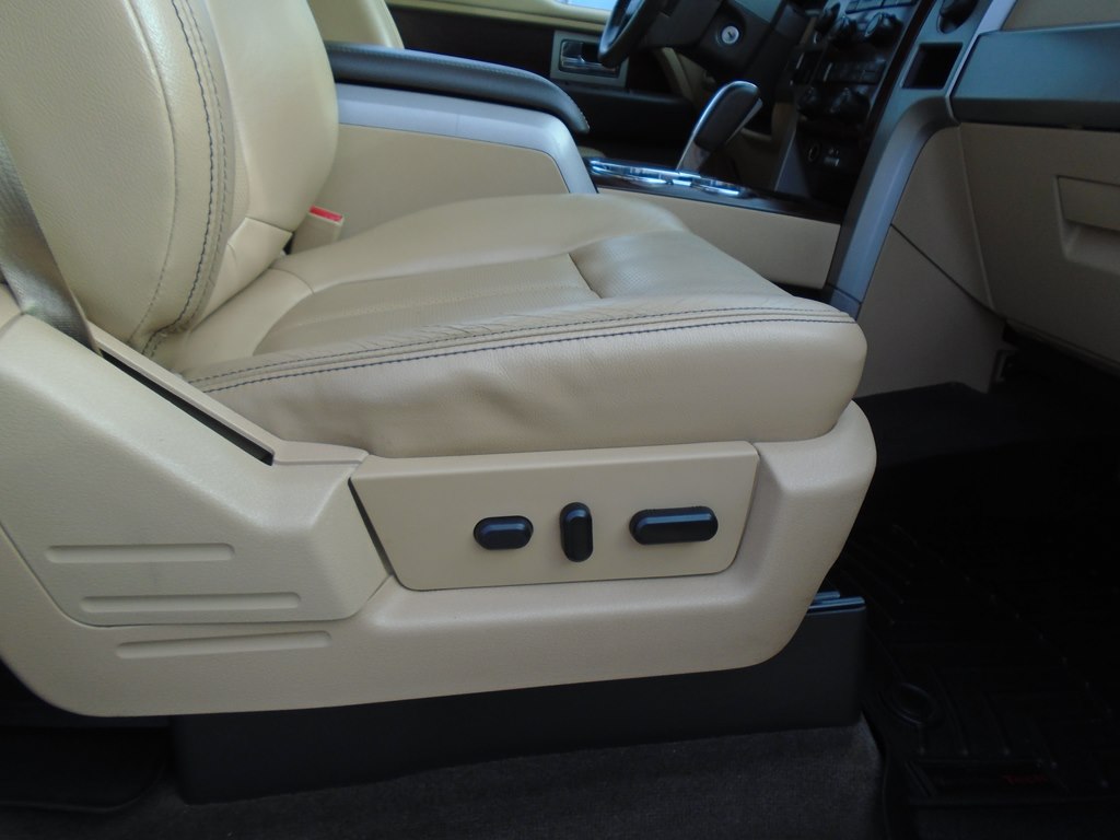 Photo 31 of this FORD F150