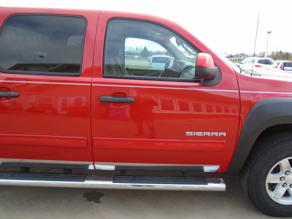 Photo 9 of this GMC SIERRA