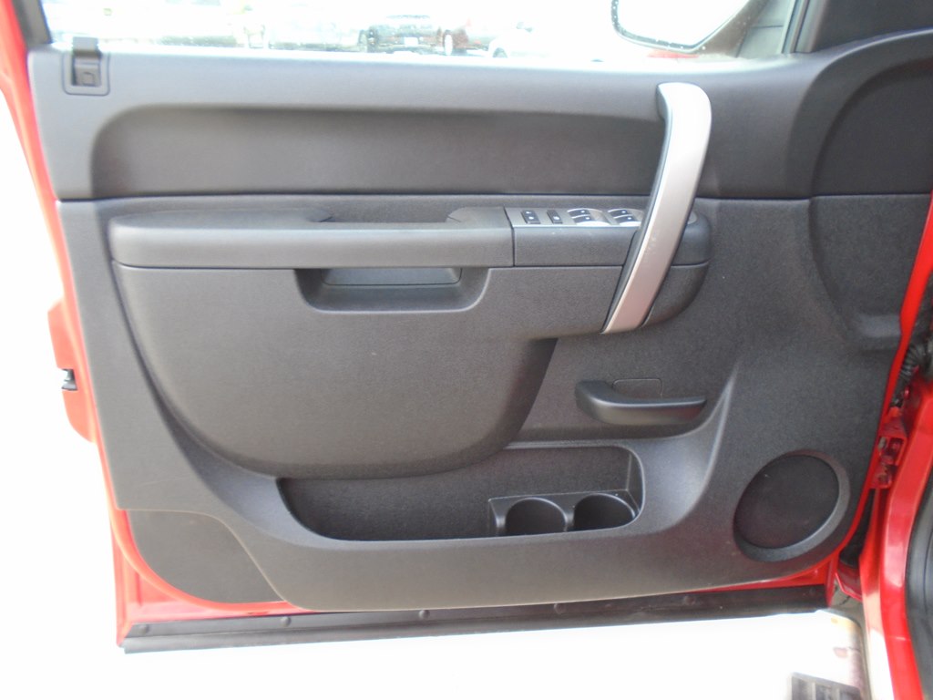 Photo 16 of this GMC SIERRA