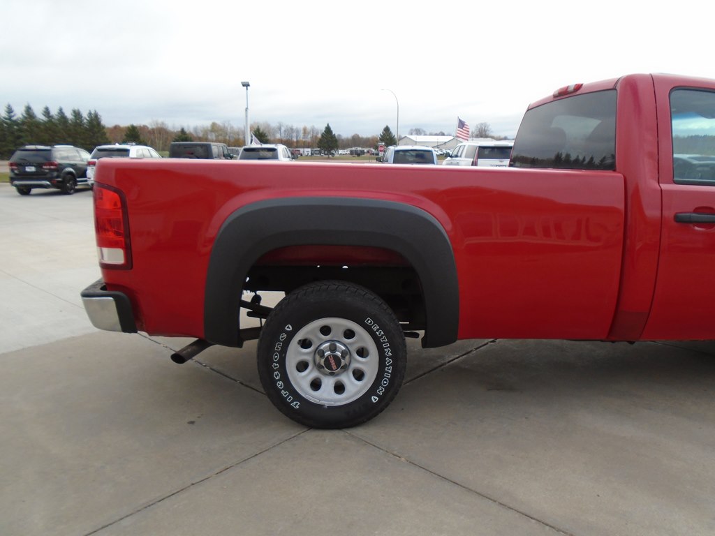 Photo 9 of this GMC SIERRA
