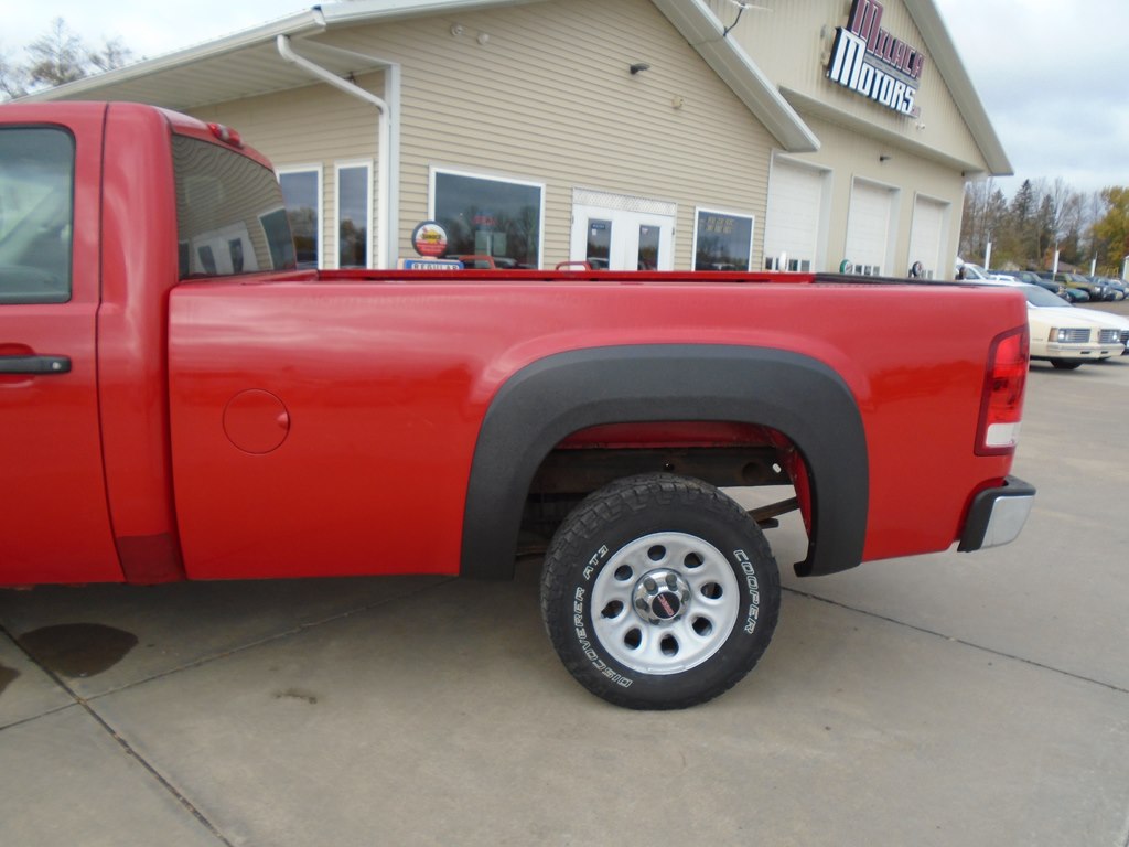 Photo 4 of this GMC SIERRA