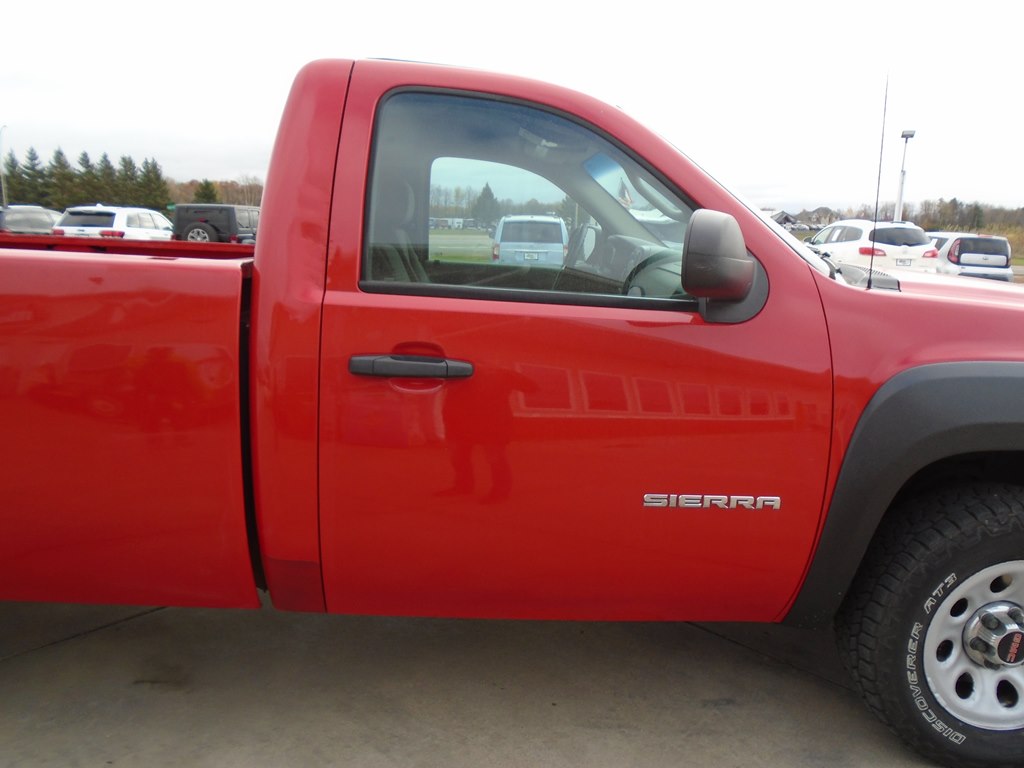 Photo 8 of this GMC SIERRA
