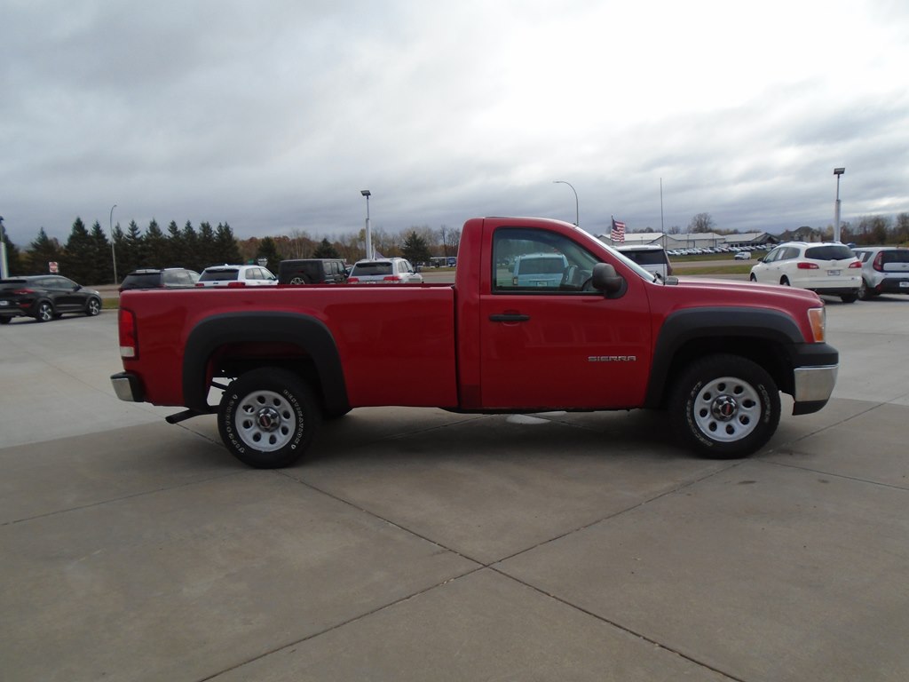 Photo 6 of this GMC SIERRA