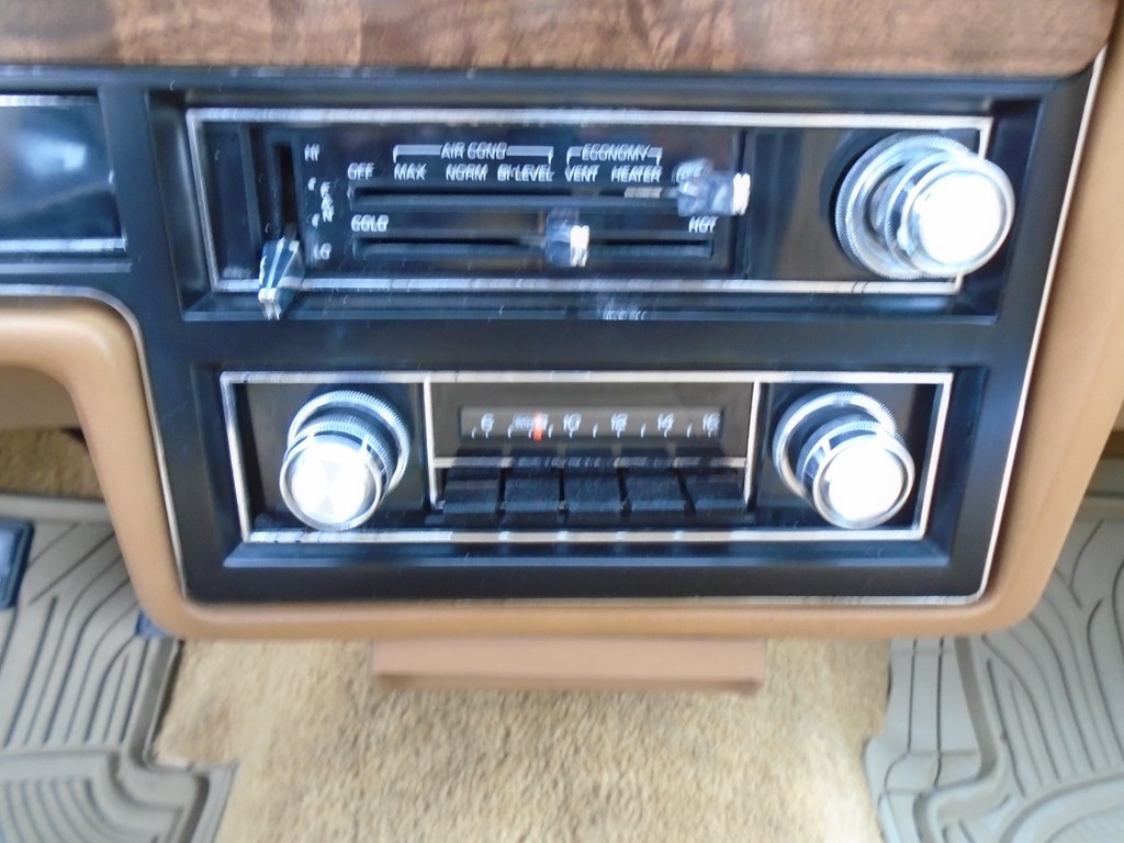 Photo 33 of this PONTIAC LEMANS