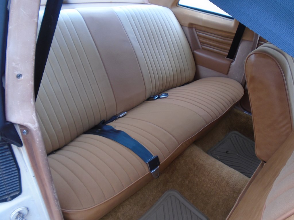 Photo 23 of this PONTIAC LEMANS