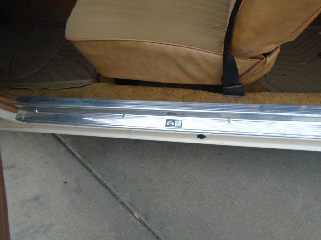 Photo 16 of this PONTIAC LEMANS