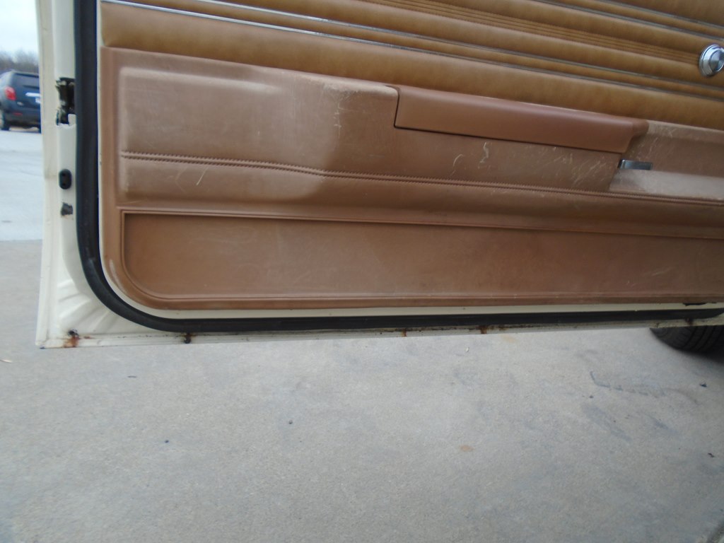 Photo 18 of this PONTIAC LEMANS