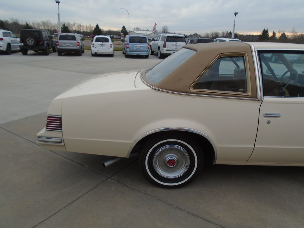 Photo 9 of this PONTIAC LEMANS