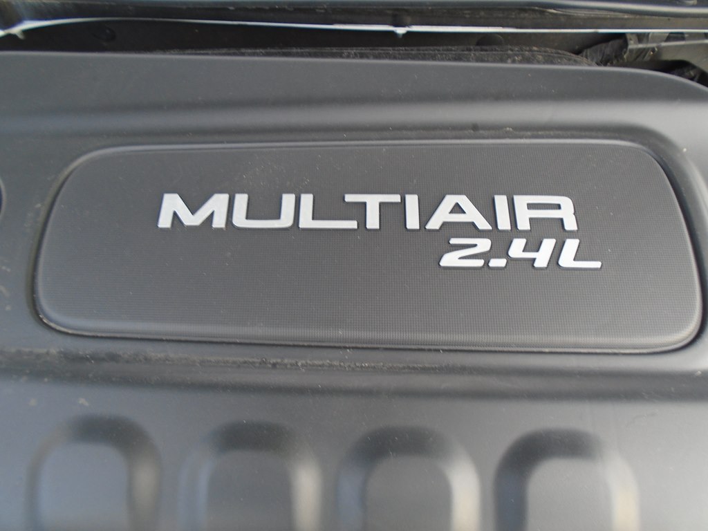 Photo 66 of this CHRYSLER 200