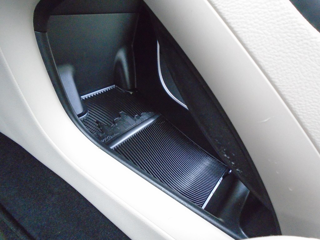 Photo 61 of this CHRYSLER 200