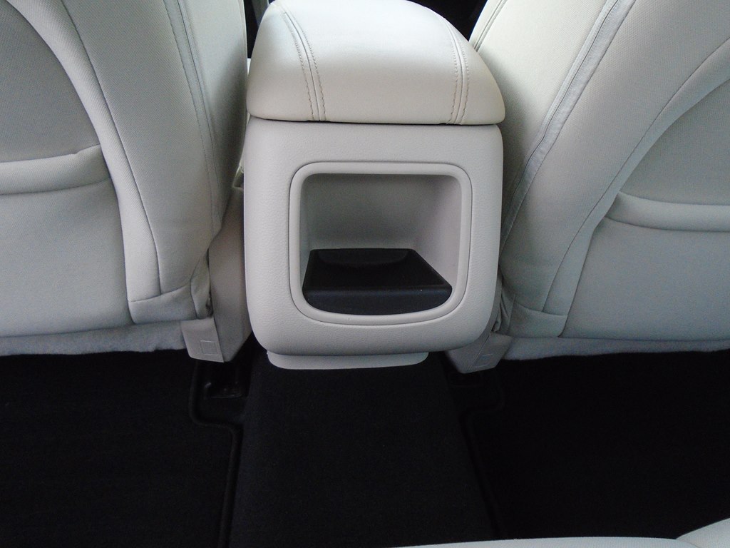 Photo 24 of this CHRYSLER 200
