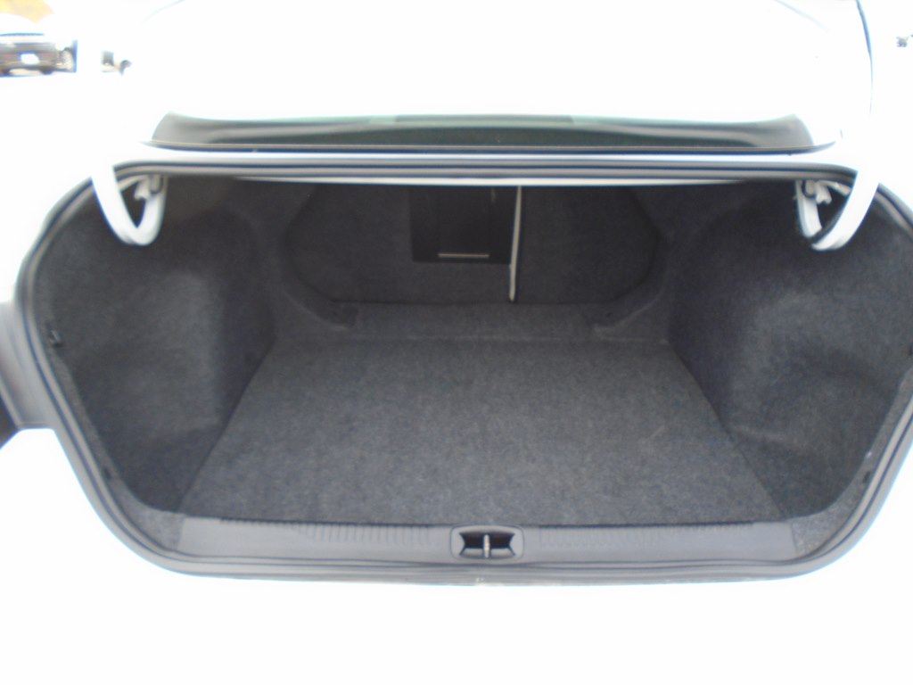 Photo 14 of this CHRYSLER 200