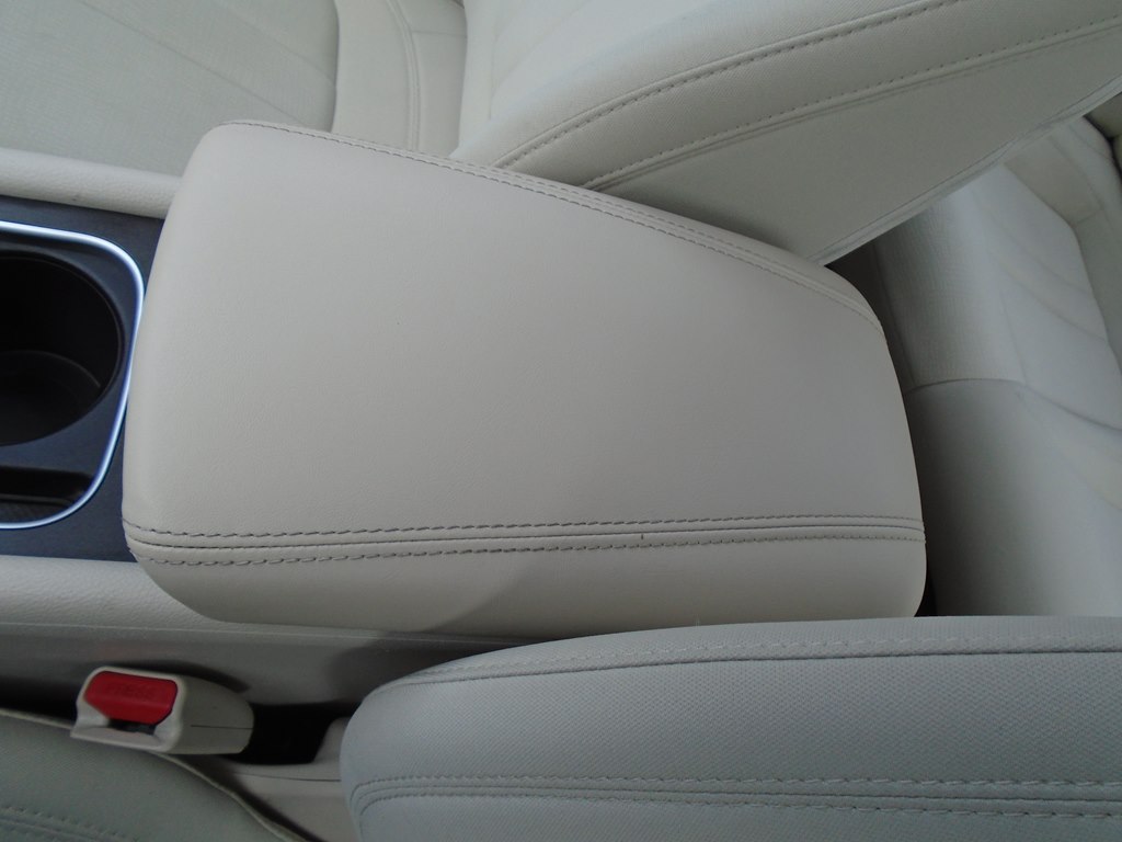 Photo 62 of this CHRYSLER 200