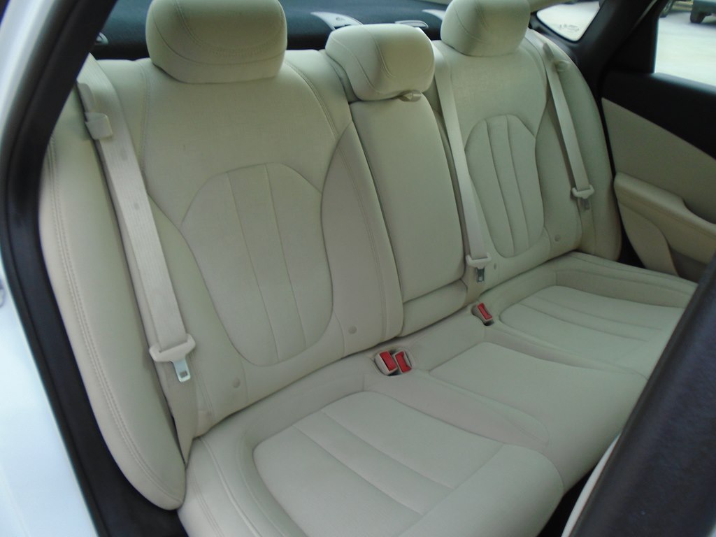 Photo 42 of this CHRYSLER 200