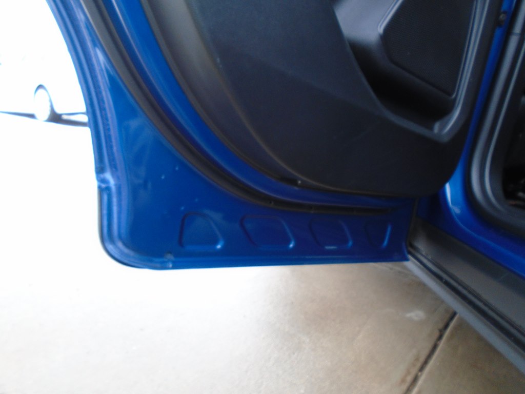 Photo 29 of this FORD ESCAPE