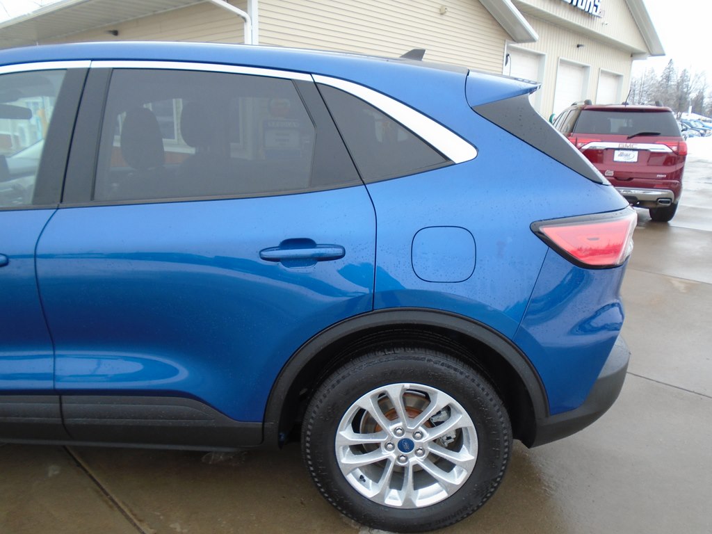 Photo 5 of this FORD ESCAPE