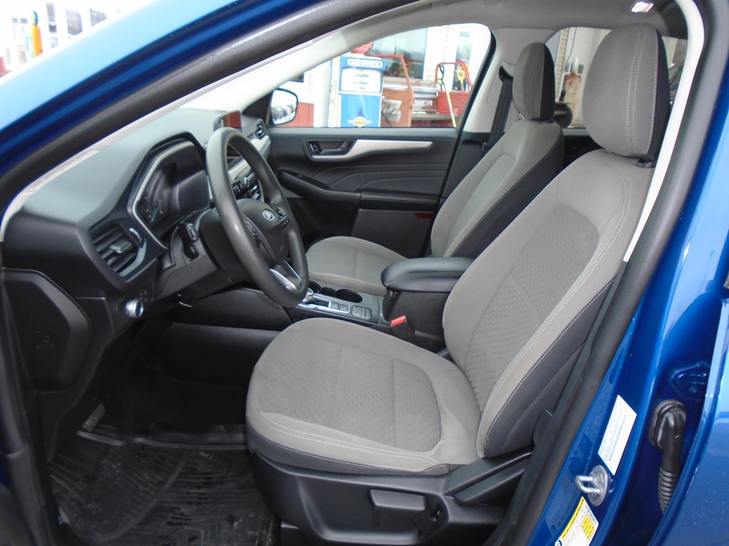 Photo 15 of this FORD ESCAPE