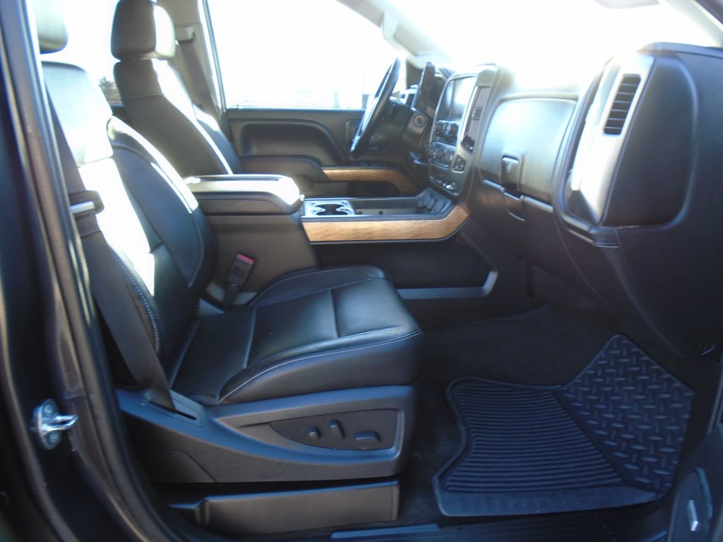 Photo 33 of this CHEVROLET SILVERADO 2500