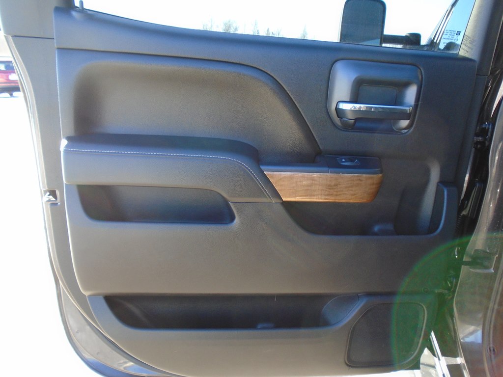 Photo 27 of this CHEVROLET SILVERADO 2500
