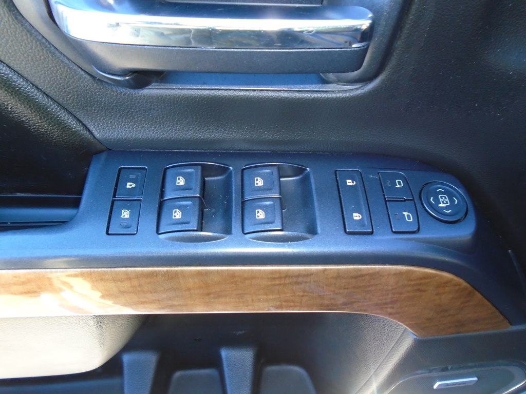 Photo 19 of this CHEVROLET SILVERADO 2500