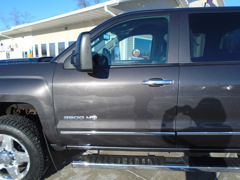 Photo 3 of this CHEVROLET SILVERADO 2500