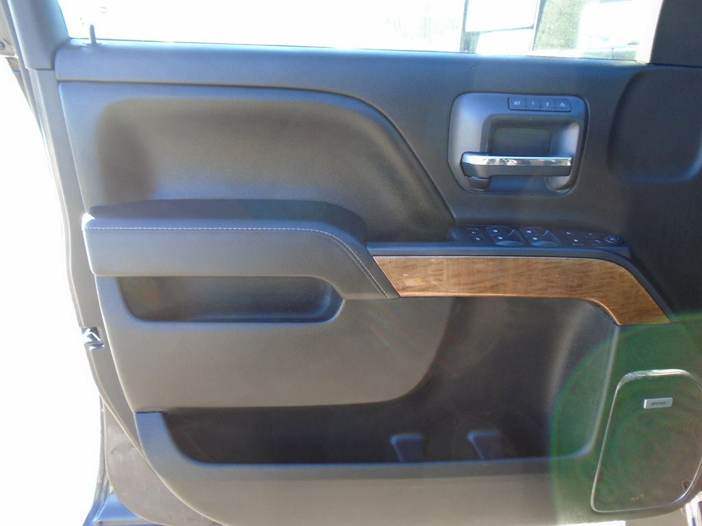 Photo 18 of this CHEVROLET SILVERADO 2500