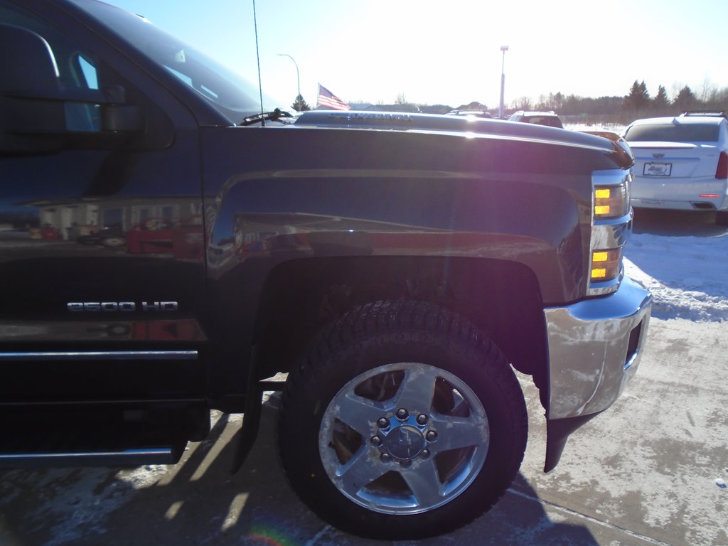 Photo 8 of this CHEVROLET SILVERADO 2500