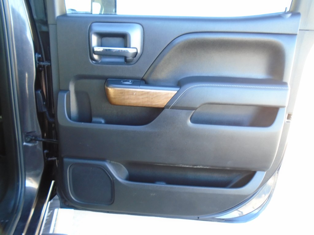 Photo 43 of this CHEVROLET SILVERADO 2500