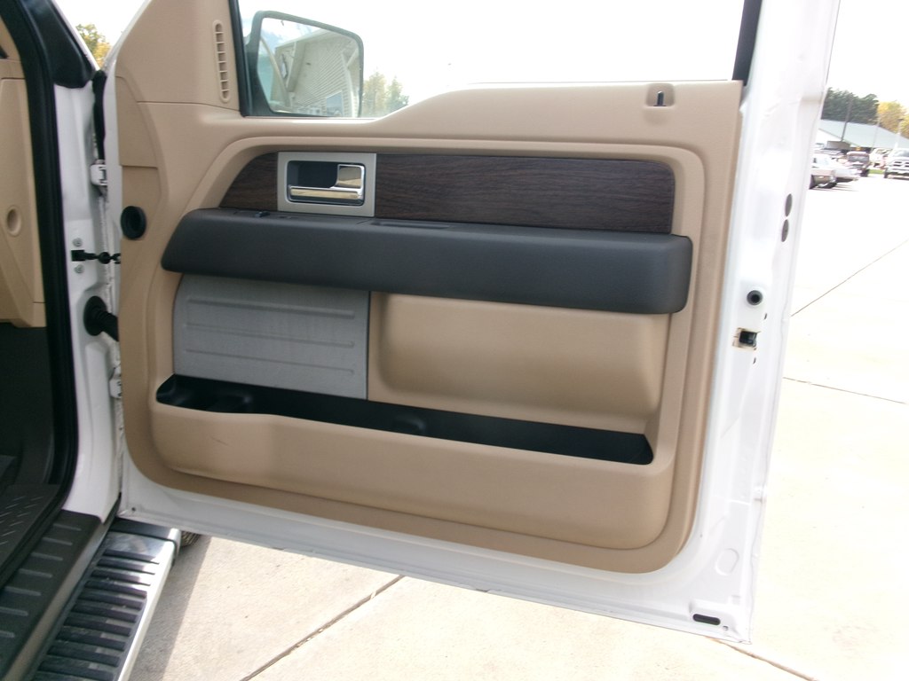 Photo 32 of this FORD F150