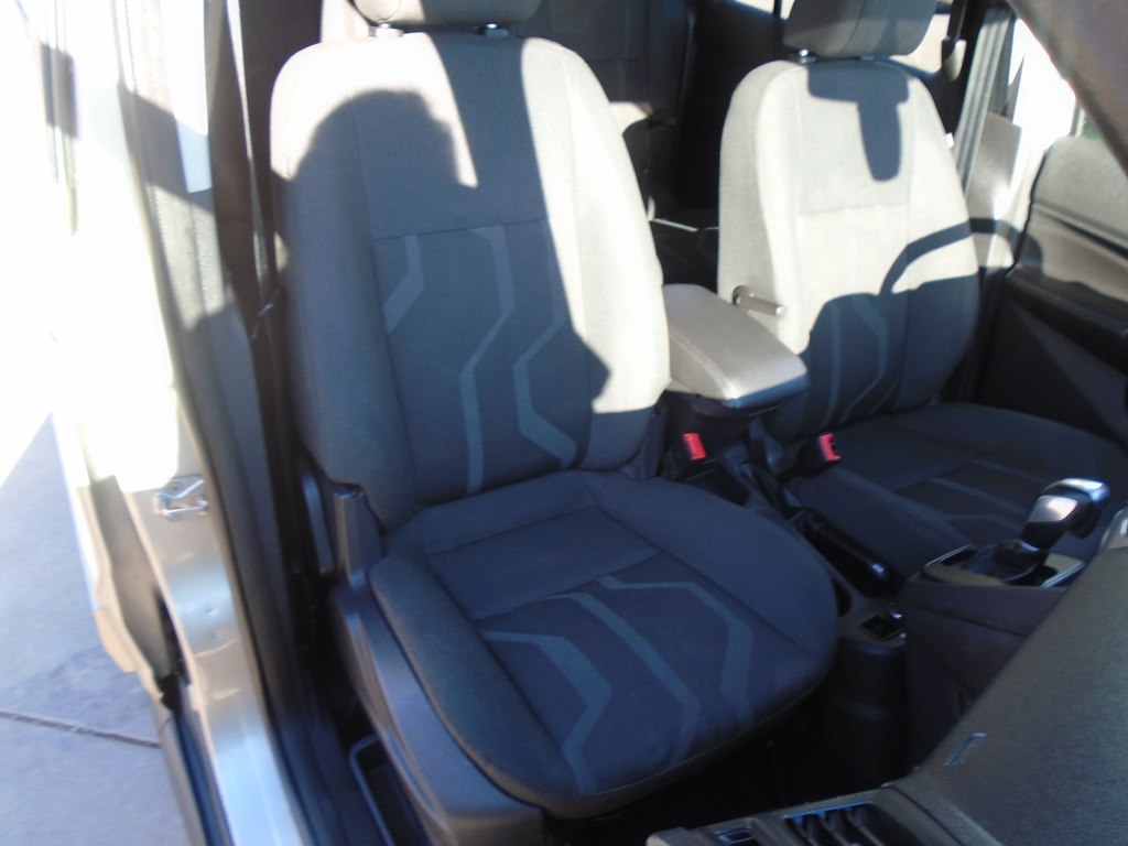 Photo 29 of this FORD TRANSIT CONNECT