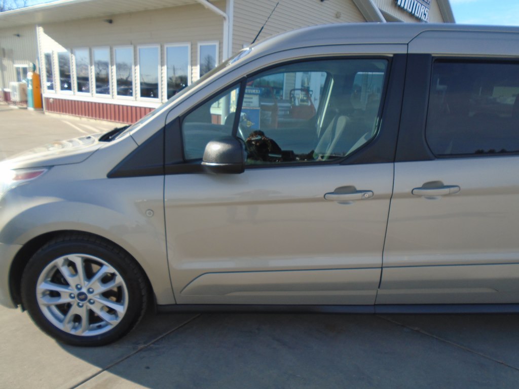 Photo 3 of this FORD TRANSIT CONNECT