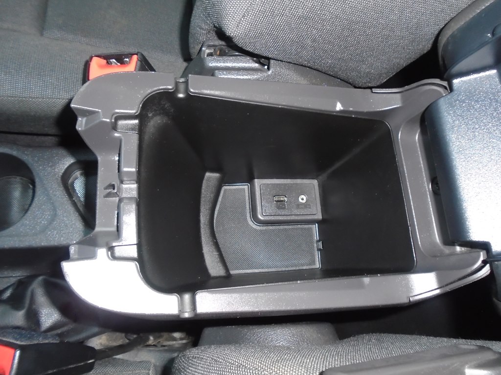 Photo 48 of this FORD TRANSIT CONNECT