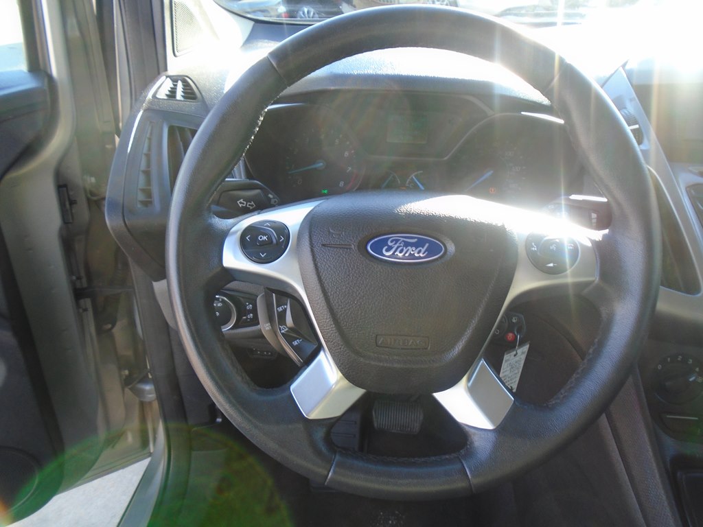 Photo 35 of this FORD TRANSIT CONNECT