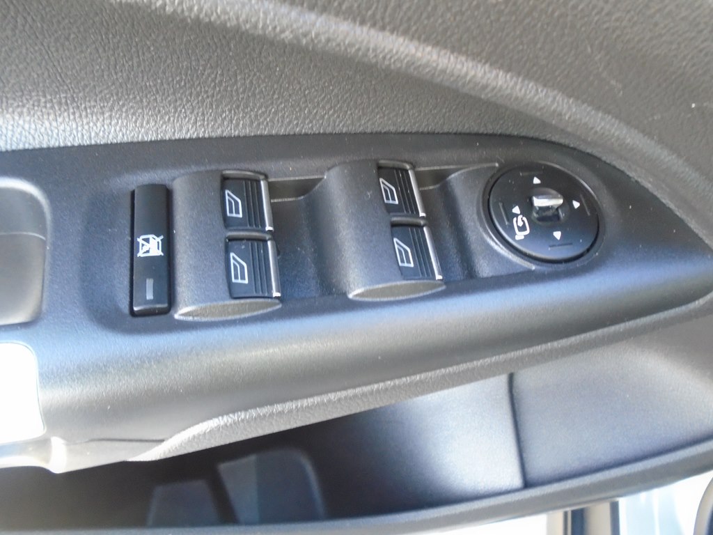 Photo 17 of this FORD TRANSIT CONNECT